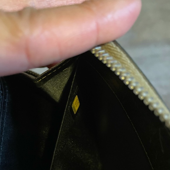 Vintage CHANEL TRAVEL LINE Long Zippy Wallet - Picture 9 of 10